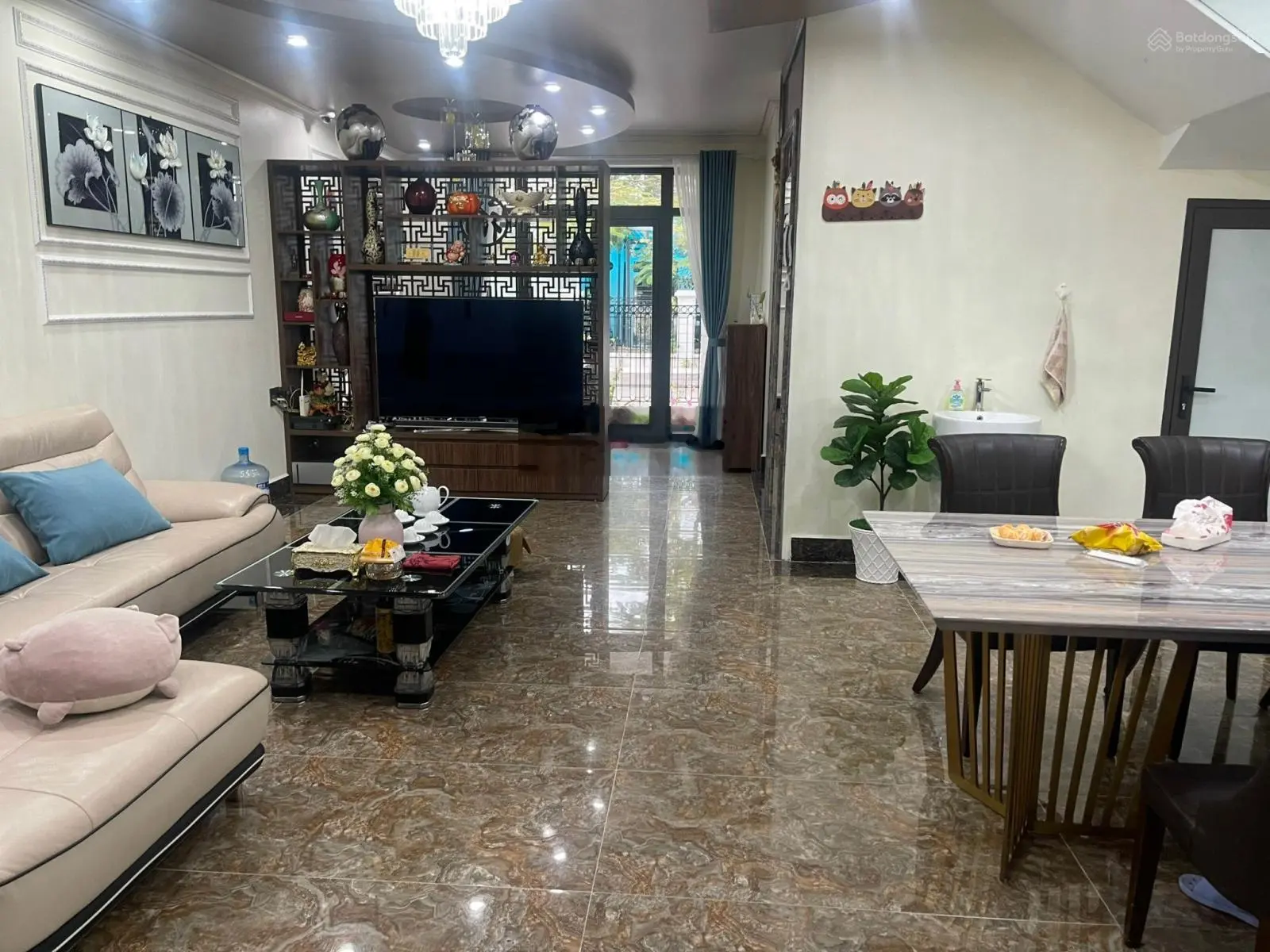 Bán nhà liền kề trung tâm Bãi Cháy