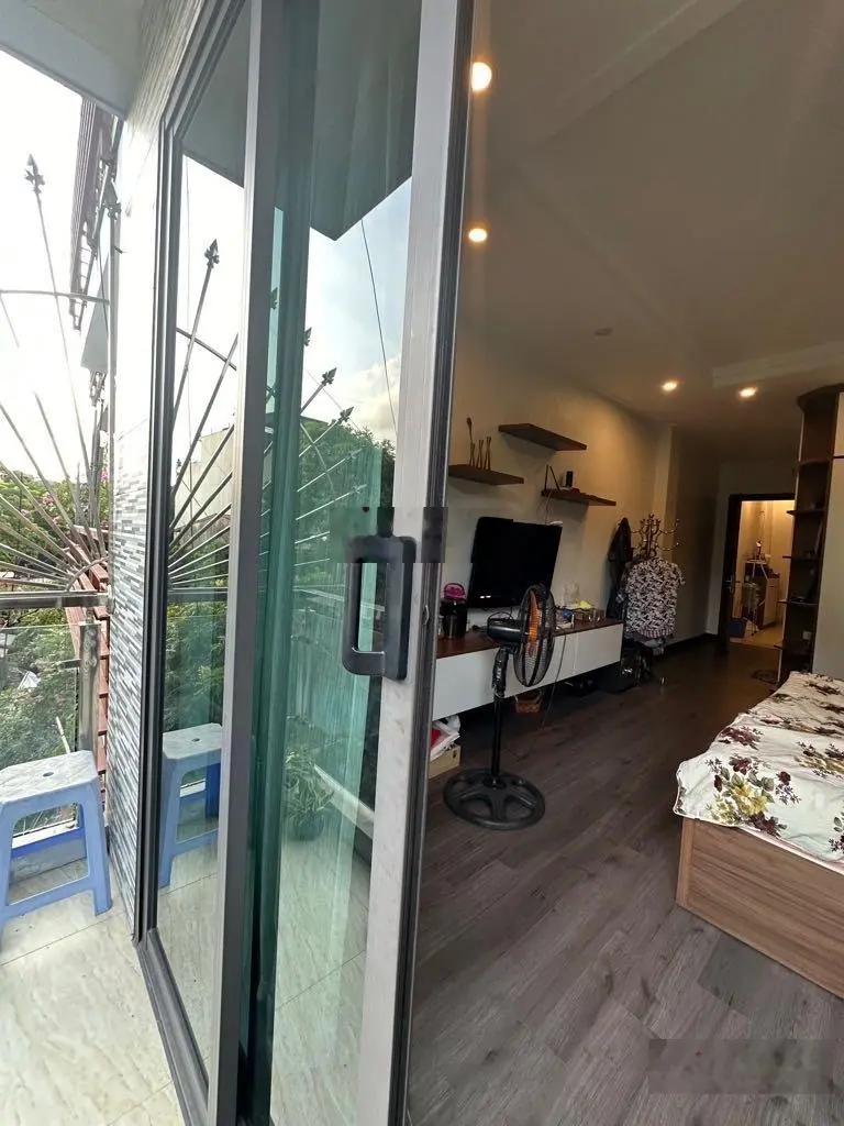 Chính chủ bán nhà phố Tam Trinh, kinh doanh,thang máy, không dính QH, 67m2, 5tầng, giá 16 tỷ có TL