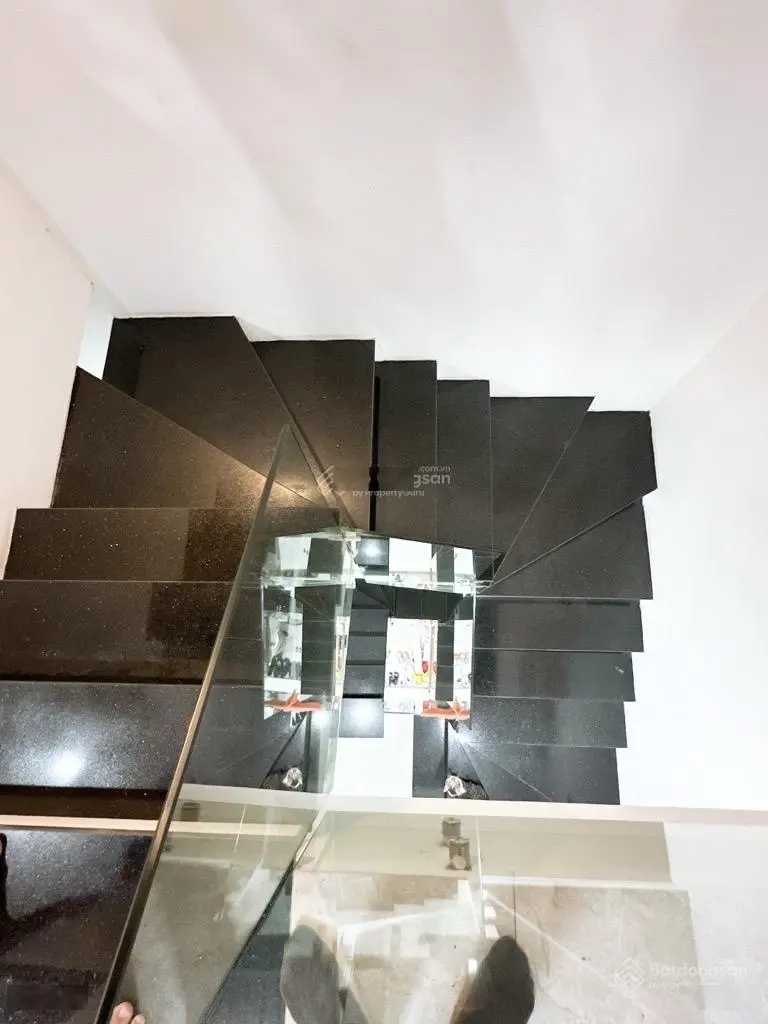 Hàng hiếm tại phố Bạch Mai, 5,8 tỷ VNĐ, 40m2, 3PN, pháp lý đầy đủ. LH: 0779 548 ***