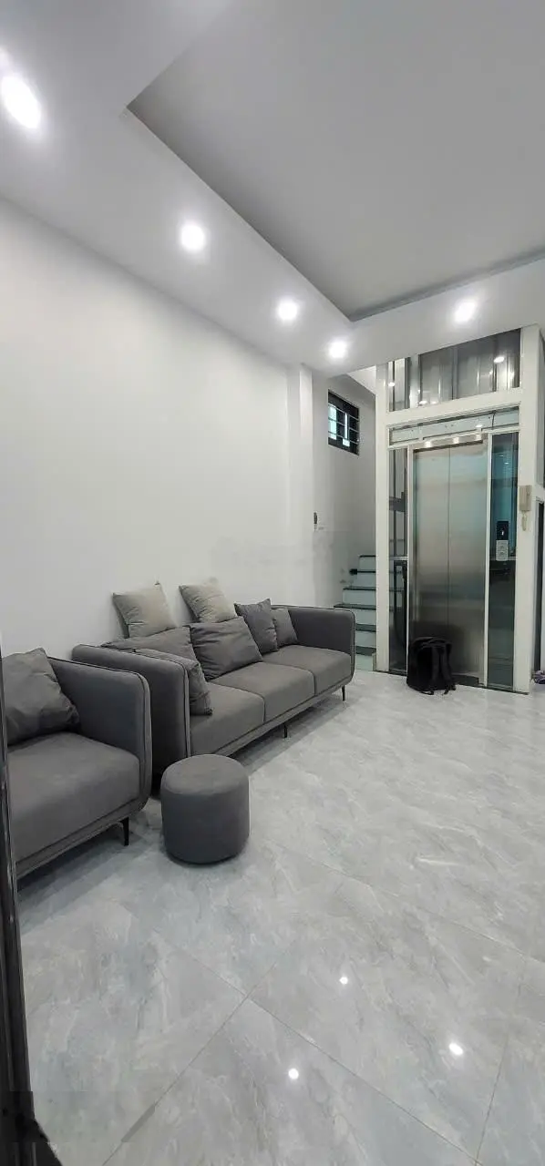 Bán nhà phố Ngô Thì Nhậm 50m2 5 tầng 4m mt 8.5 tỷ
