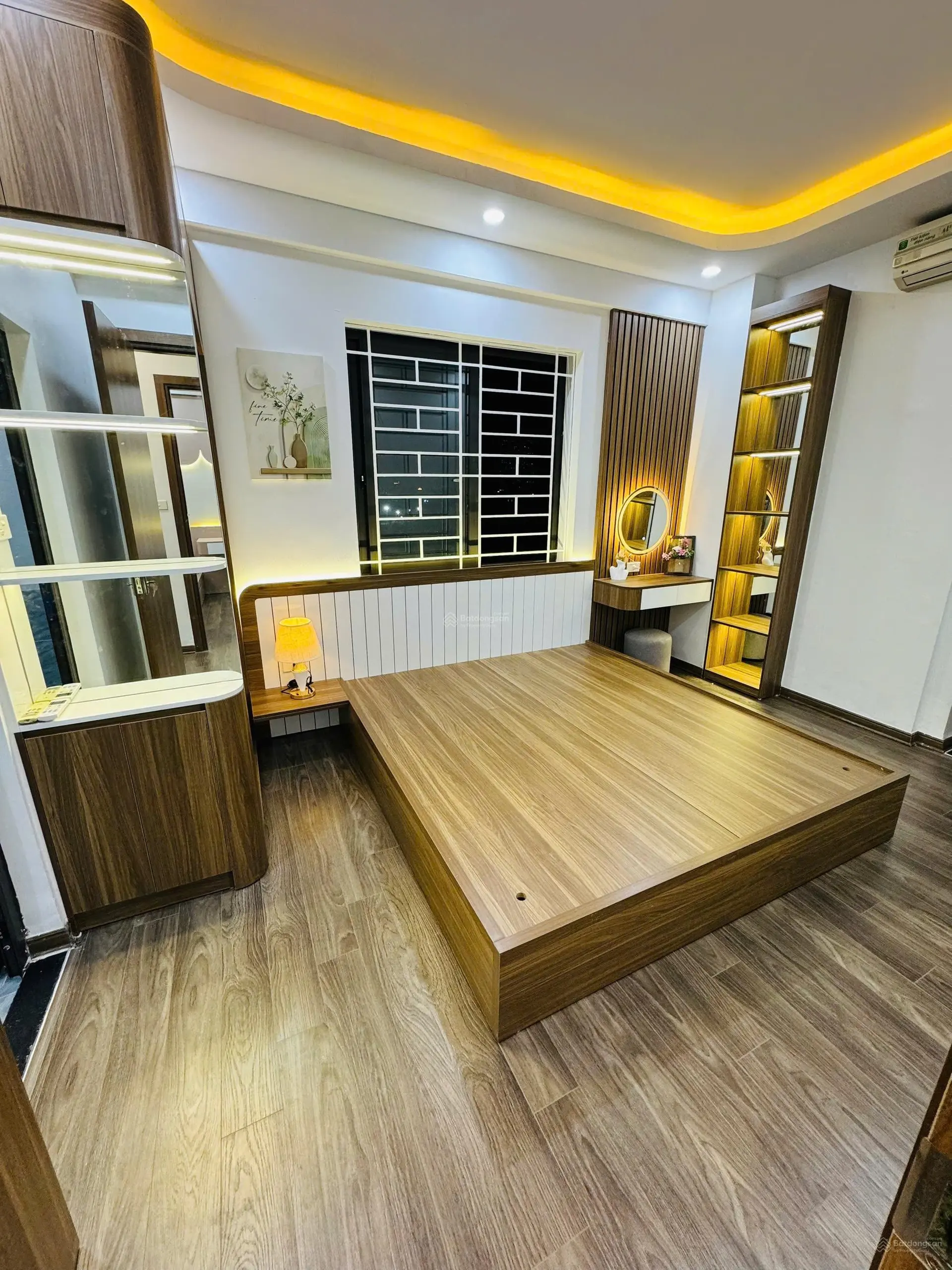 Bán căn góc 3 ngủ 2wc toà OCT2 - ĐN2 Bắc Linh Đàm. Diện tích: 83m thông thuỷ