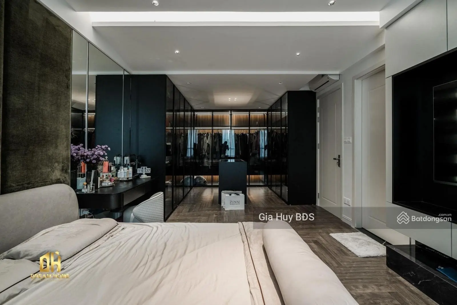 Chính chủ gửi bán căn duplex 267m2, 4 PN, tầng trung ,nội thất rất đẹp tại Mandarin Garden