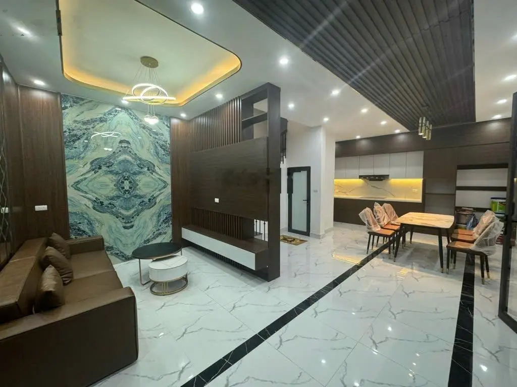 Vương thừa vũ - ô tô tránh sát nhà - khu quân đội - dt: 50m2; mt: 8.6 m - nhỉnh 10 tỷ