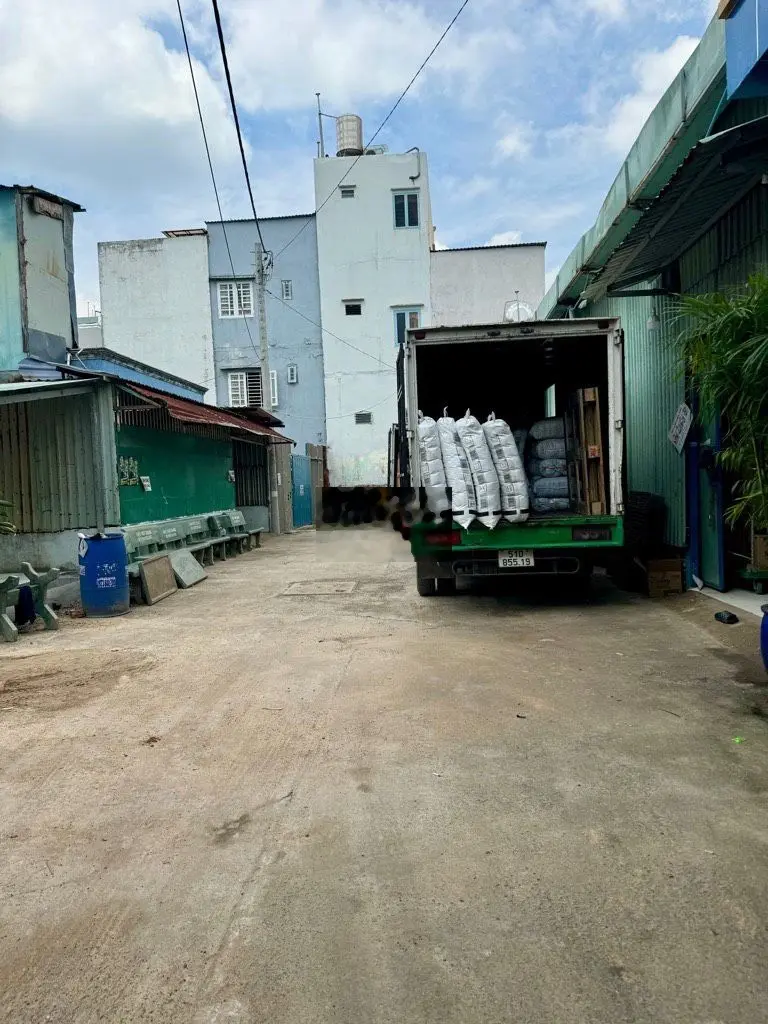 NHÀ XƯỞNG HƠN 130M2 - NGANG 5.5M - GẦN BỆNH VIỆN QUẬN 12 - GIÁP GÒ VẤP