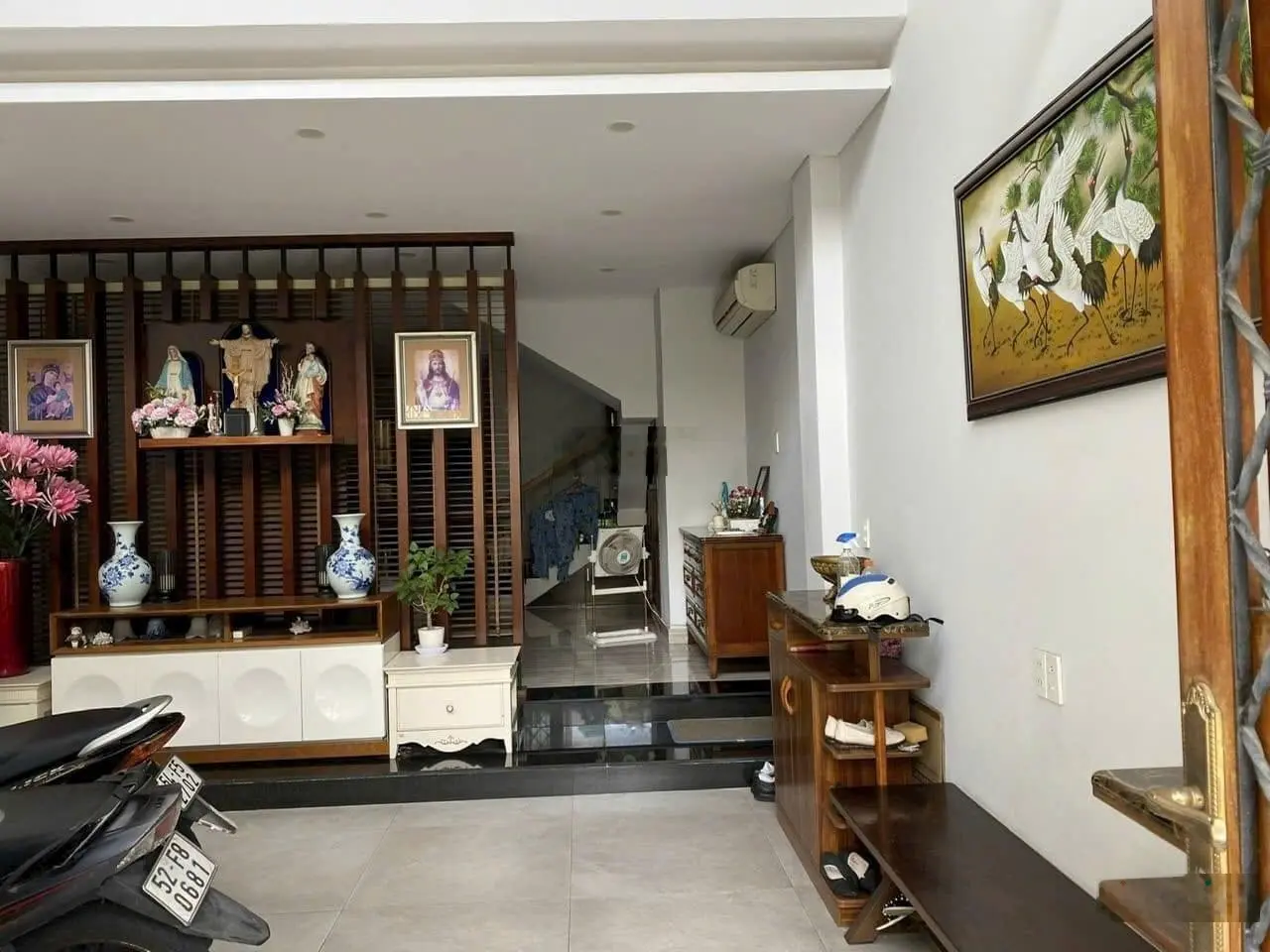 Đi nước ngoài bán gấp nhà hẻm xe hơi Vườn Chuối, Phường 4, Quận 3. Giá chỉ 4,1 tỷ. 0906 806 *** Ngân