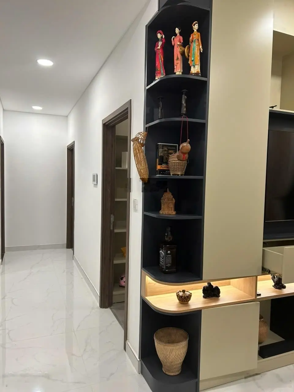 Giảm sâu bán căn Diamond Brilliant 3PN-1-2WC (141,9m2) view nội khu, full nội thất