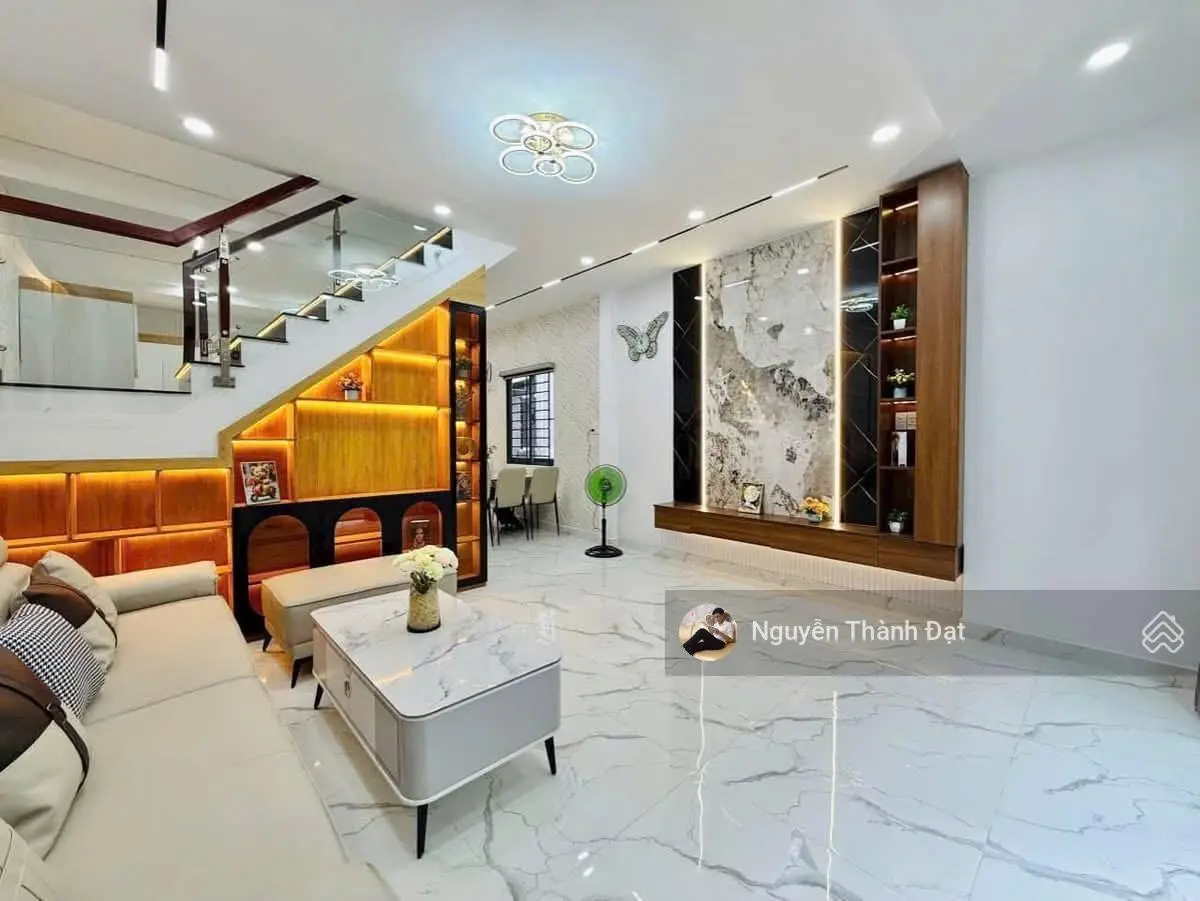 Bán nhà đầu tư ngay chợ Bình Chánh đang cho thuê 9tr/tháng sổ hồng riêng mặt tiền đường 12m