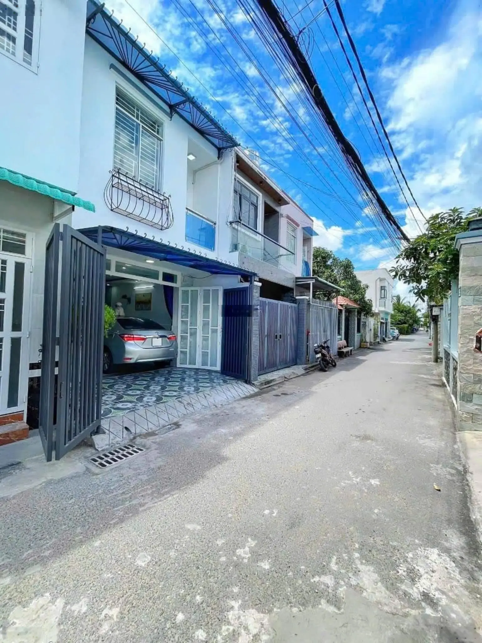 Bán nhà gần chợ Bình Chánh DT: (4x20m)