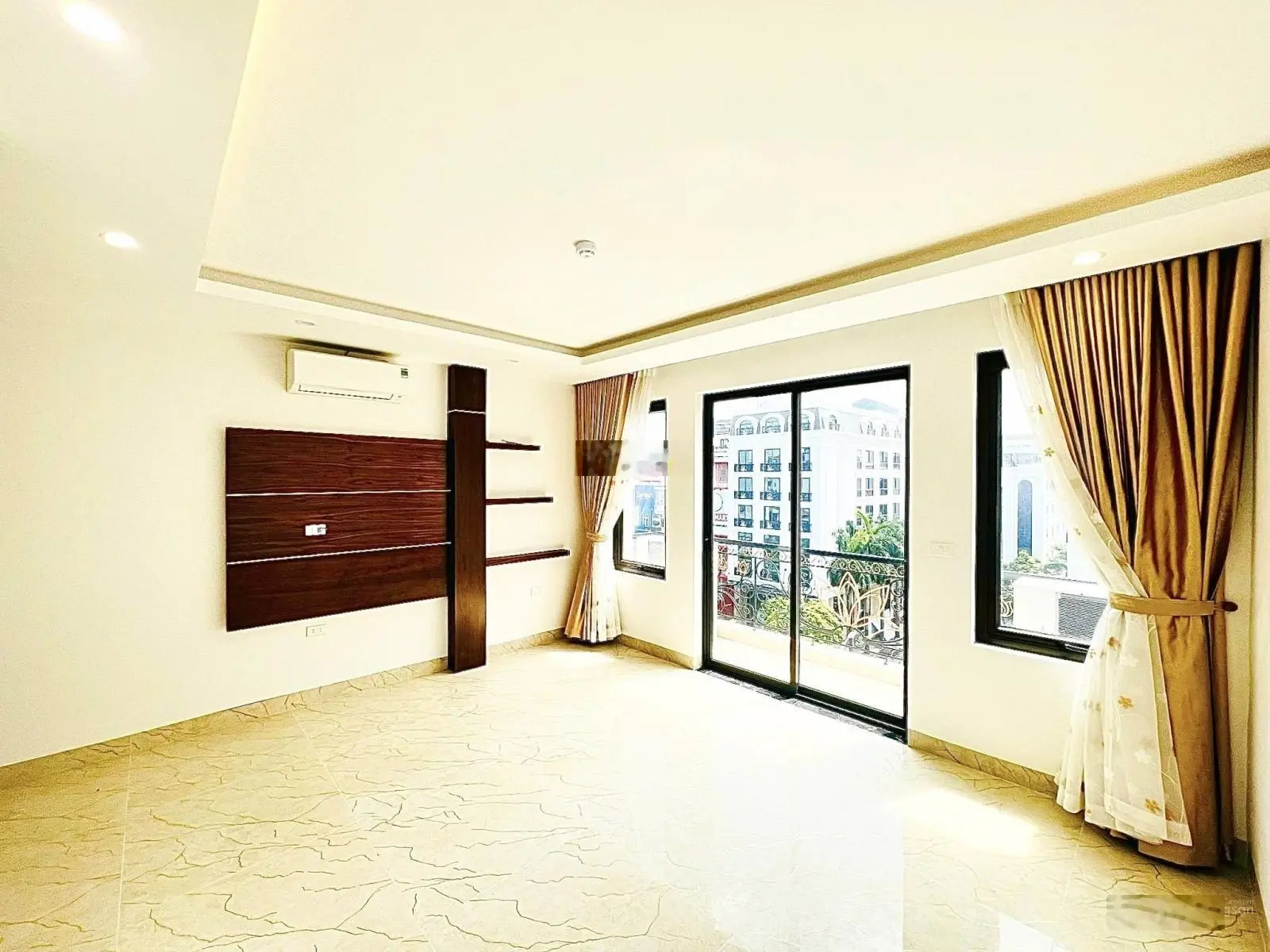 Bán nhà mặt phố Nguyễn Hoàng, 80m2 8 tầng thông sàn, MT 5m. Của Hiếm.