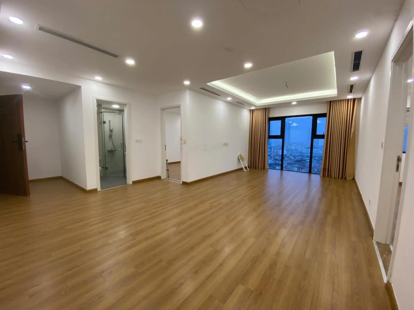 Tôi chính chủ cần bán căn hộ siêu hiếm, tầng đẹp tại Hà Nội Paragon - giá cực chất chỉ 5 tỷ