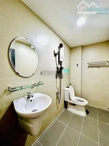 Cô 5 về quê sống bán nhà HXH Trần Tuấn Khải, P5, Quận 5, 68m2, 2tỷ650