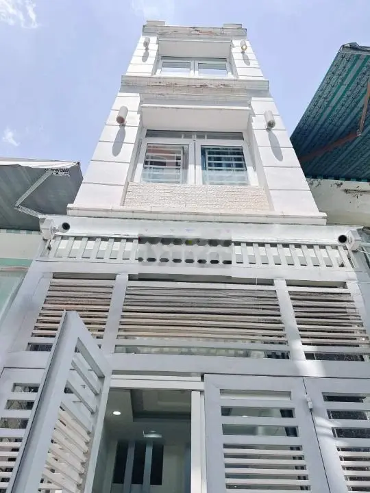 🔴Nhà mới 4 tầng (dt sàn 104m2) hẻm 3m đường Nguyễn Khoái P4Q4