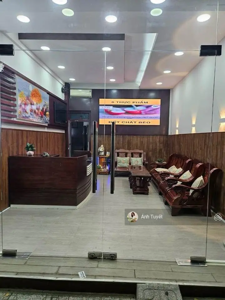 Chủ ngộp bớt giá 400 triệu nhà 1 Trệt 3 lầu Chợ Bình Chánh giá 700 triệu, SHR