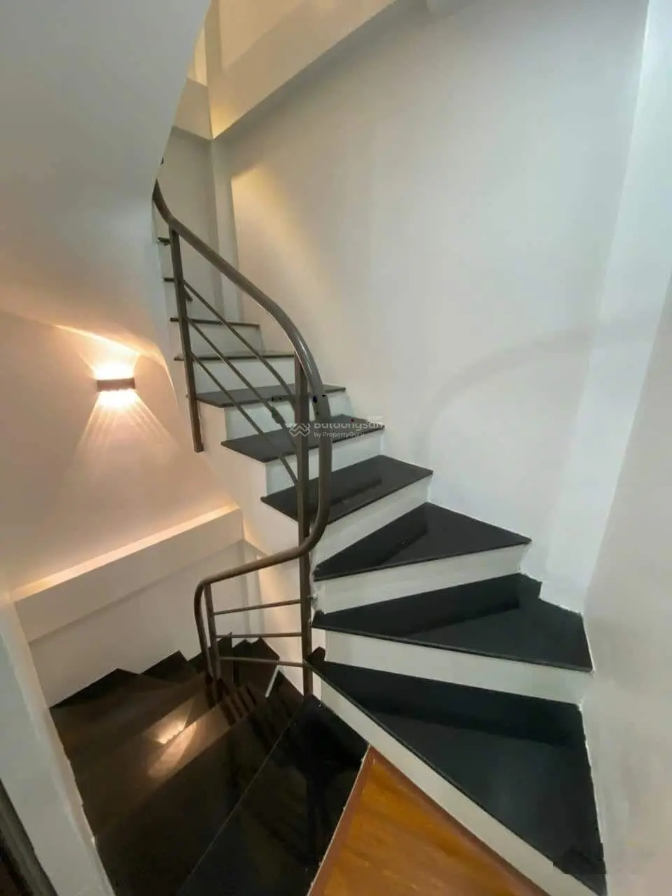 Bán Nhà Siêu Hiếm Hoàng Hoa Thám.Ba Gác Đỗ Trước Cửa.Full Đồ.DT 38m2,x4TxMT 4M.Giá 6,5Tỷ.