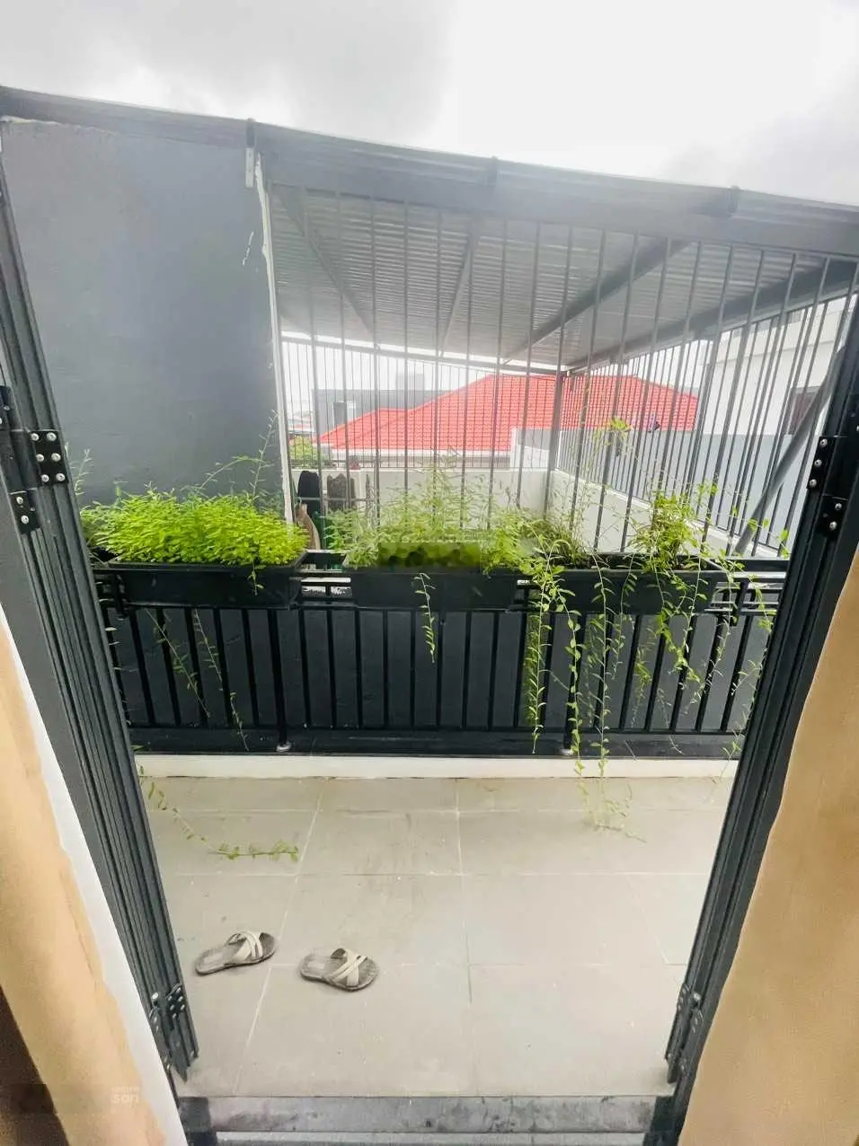 Chính chủ cần bán nhà 3 mê 3 tầng và 1 nhà cấp 4, diện tích siêu rộng 131m2 Tô Hiệu