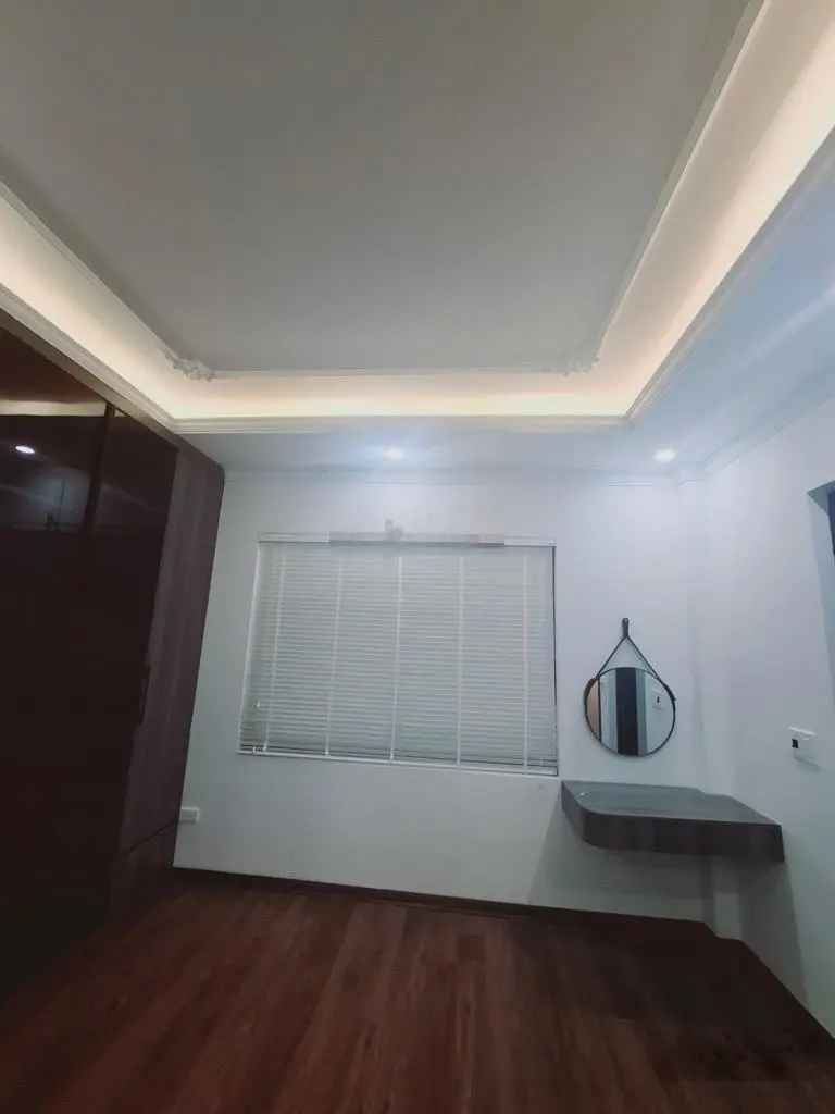 Siêu phẩm Nguyễn Văn Cừ, full nội thất , cách phố vài bước chân. Giá nhỉnh 6tỉ