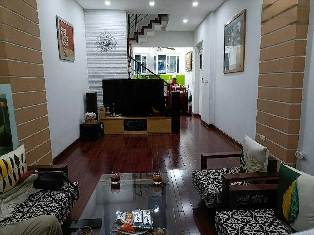 Nhà Phân Lô Ô tô chạy vòng quanh - Trương Định - Tân Mai - Chủ Cần bán để chuyển ra BIỆT THỰ
