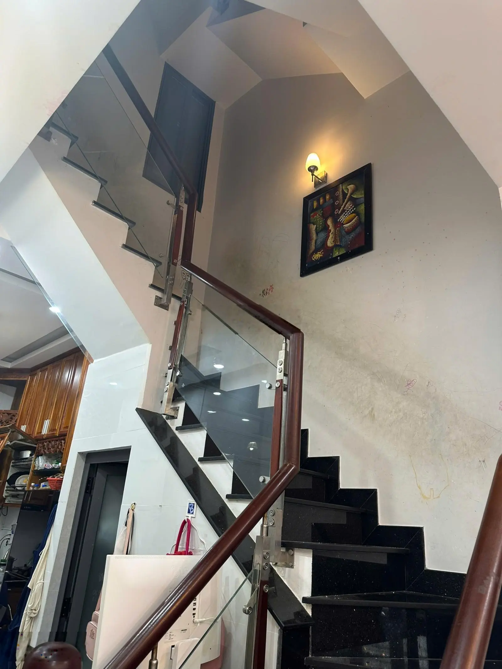 Cần bán nhà chính chủ Nguyễn Tư Giản, hẻm xung kinh doanh nhộn nhịp, nhà mới xây giá rẻ