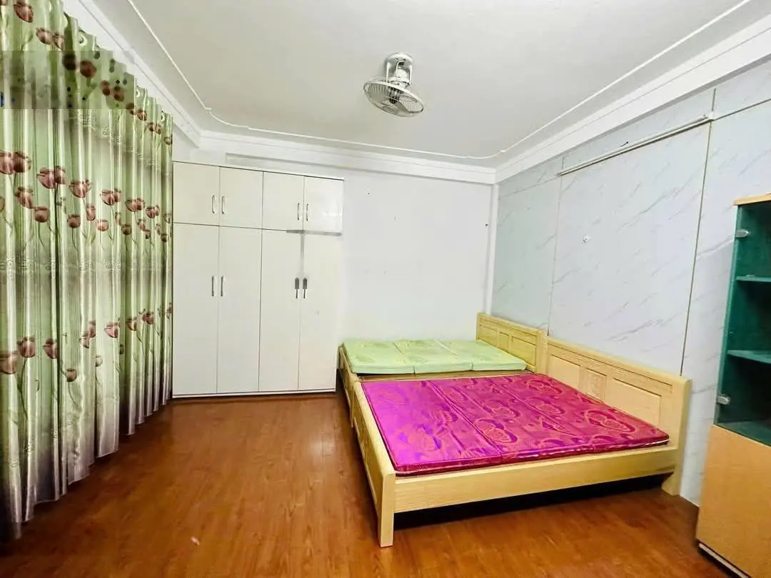 Bán Gấp! Cầu Giấy, ngõ 3 gác tránh, 60m ra phố, thông tư tung, thoáng, sân xe, 38m2*5T