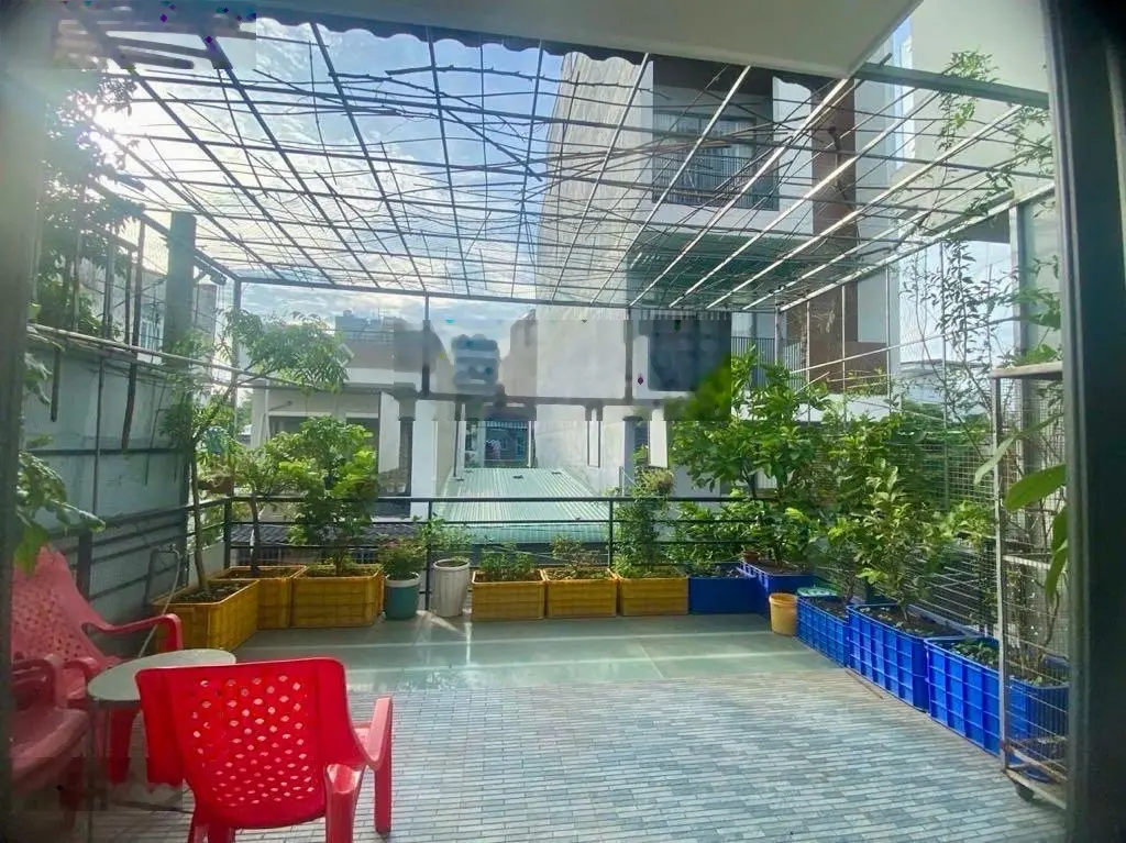 Giảm 1,7 tỷ, biệt thự mini 2 tầng, 90m2, 5m x 18m, có gara ô tô, nội thất đẹp, gần ngay Lottemart