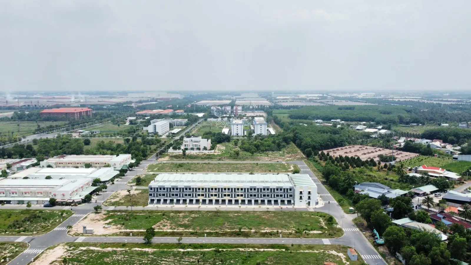 Bán căn 1 trệt 2 lầu nhà mới đường 12m 64m2 nằm trong KCN Phước Đông chỉ 2 tỷ sổ sẵn sang tên ngay