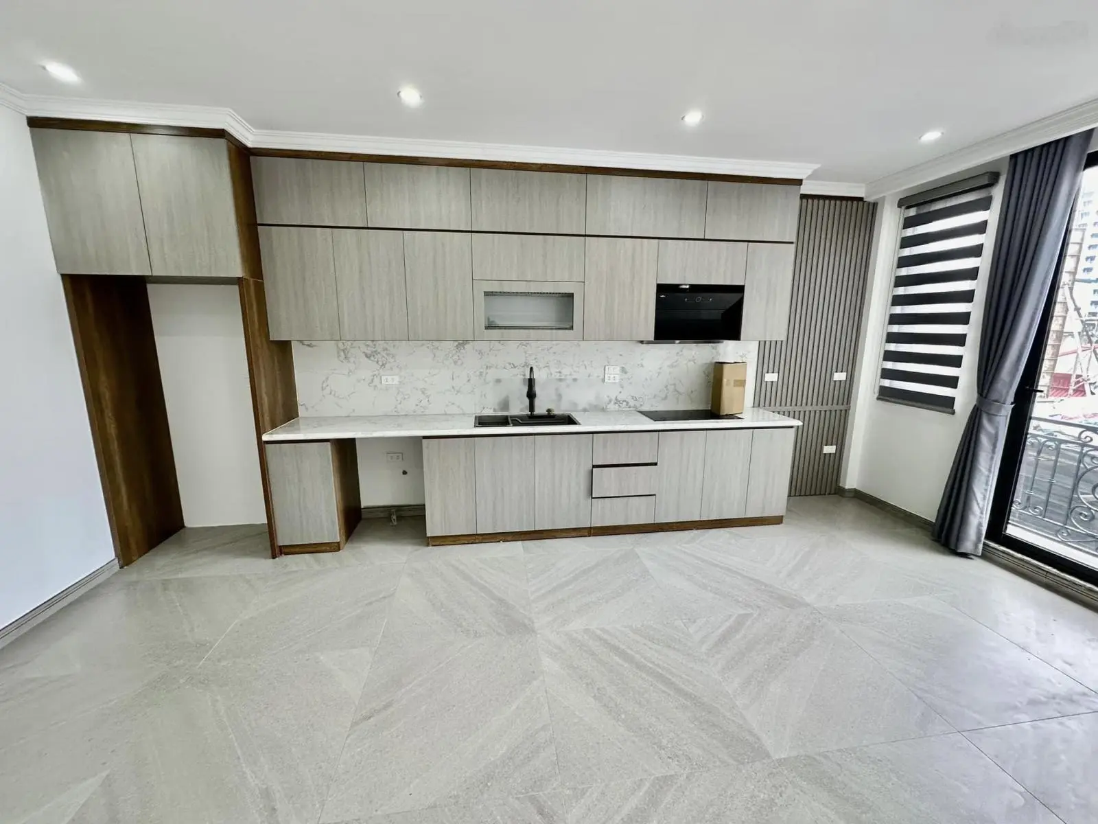Bán nhà Đường Nguyễn Lân Phố Vip Vị Trí Cực Kì Đắc Địa 48m2 Thang Máy Ô Tô Vào Nhà