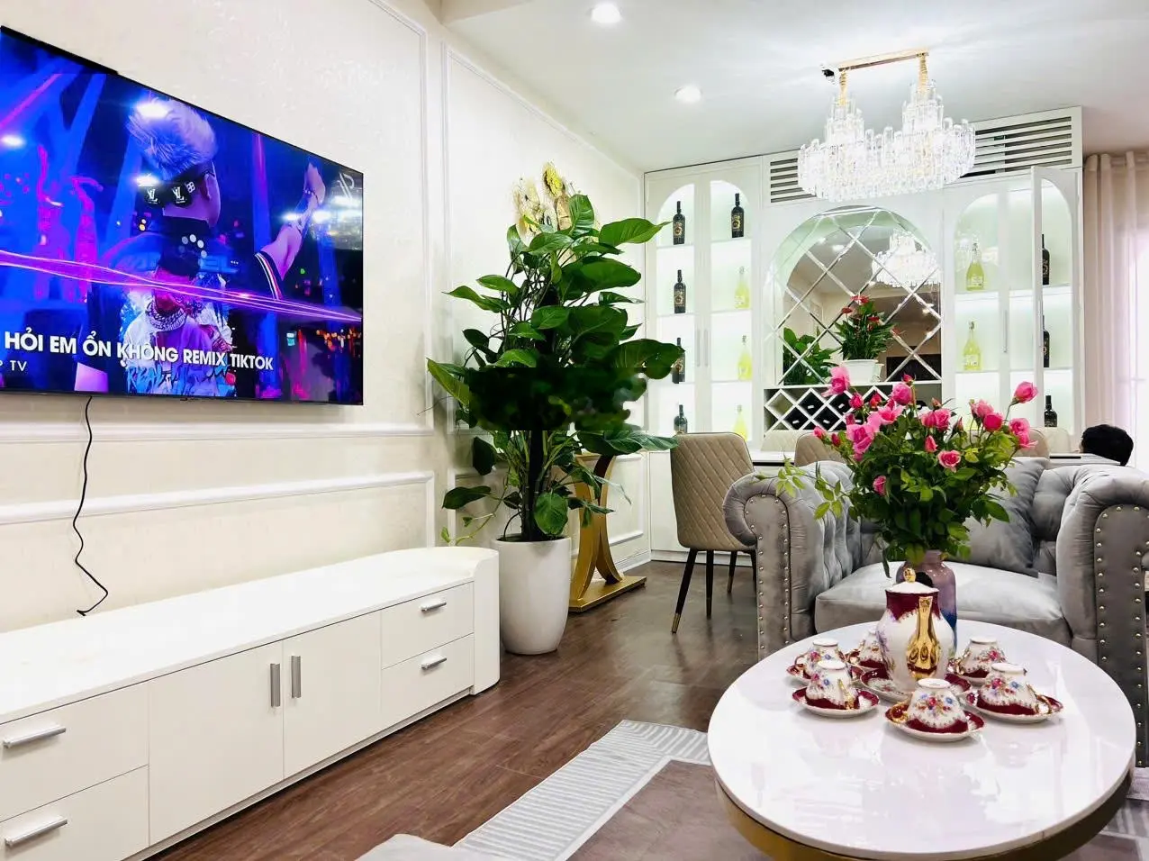 Chính chủ bán căn 3 ngủ 105m2 Roman Tố Hữu, tầng trung nội thất sang xịn, giá hấp dẫn 6 tỷ