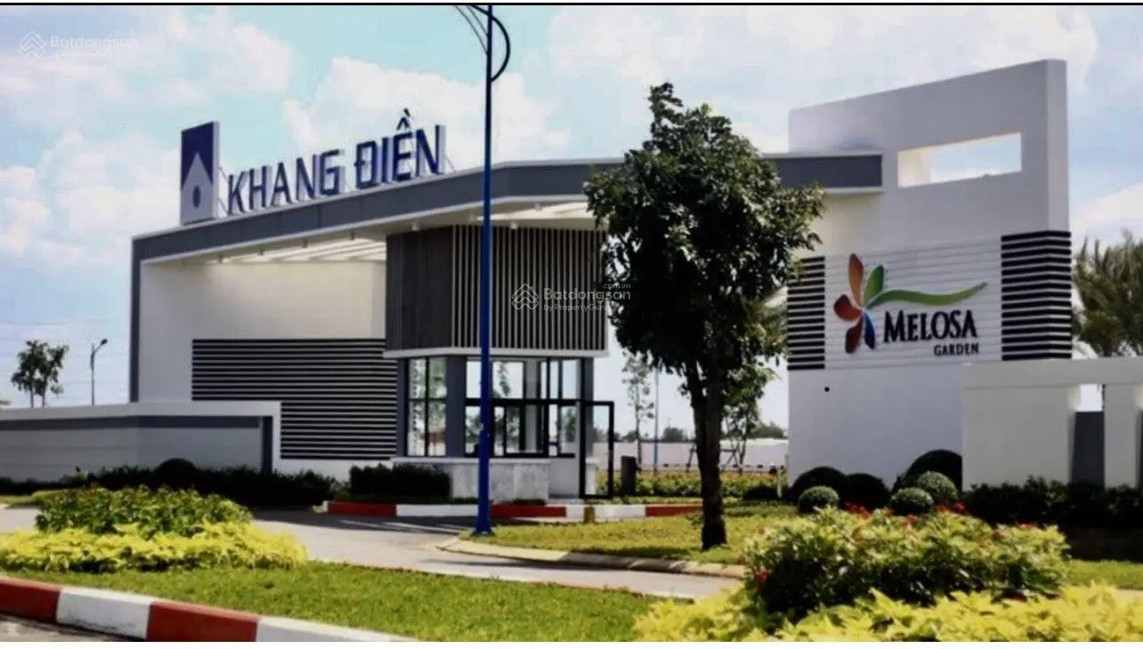 Chính chủ gửi bán gấp Nhà mặt phố 5 mét kinh doanh, giá tốt nhất!