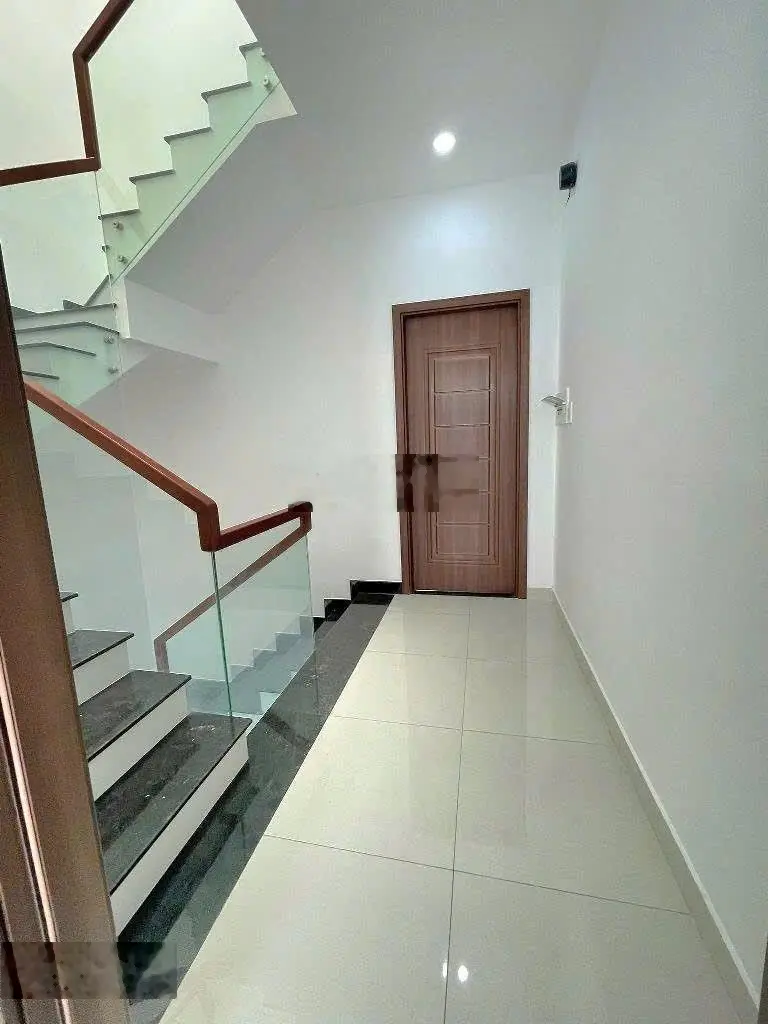 1/ căn duy nhất, ôtô tới nhà, DT 4x16M, 3 tầng, 4 phòng ngủ, chỉ hơn 5tỷ TL.