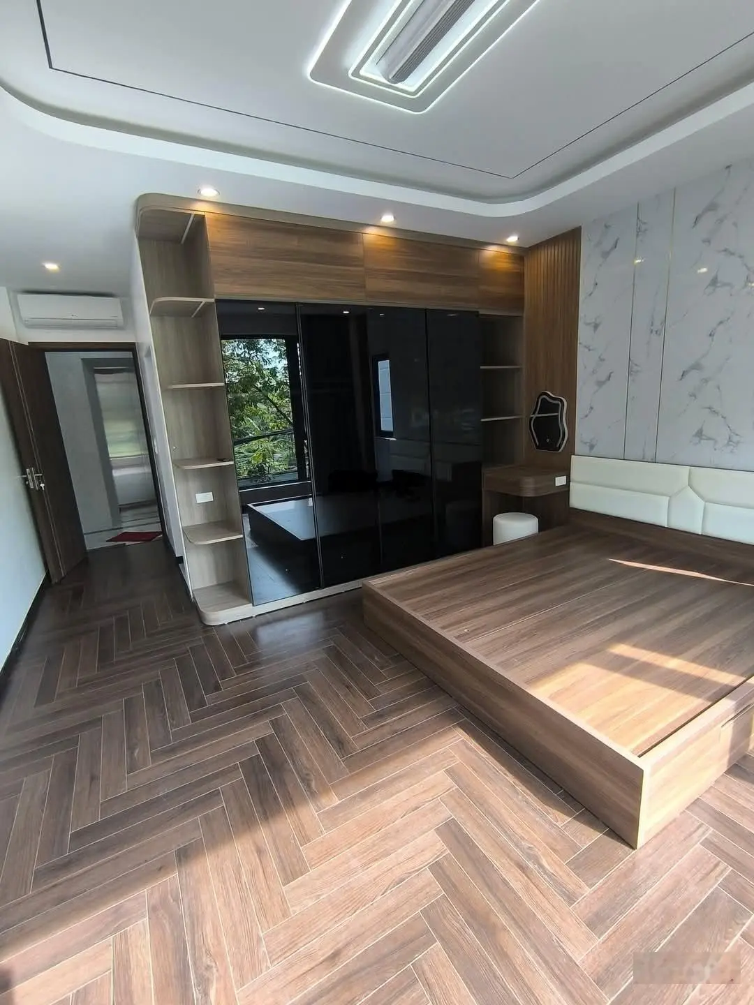 Bán nhà Kim Đồng, Hoàng Mai, 2 mặt tiền, phân lô, ô tô tránh,đỗ, kinh doanh, hoặc văn phòng cực đẹp
