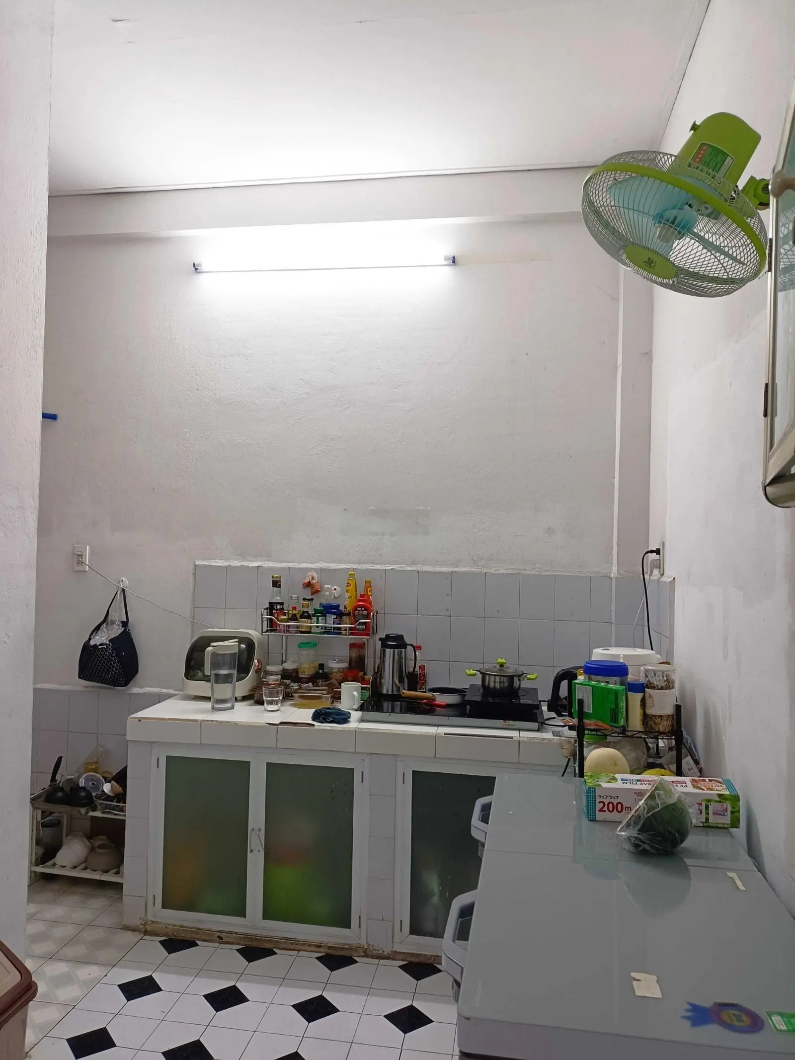 Cần bán căn hộ chung cư Hà Kiều Lô D, lầu 1 căn góc 2 mặt DT 50 m2, có 2 phòng ngủ View góc