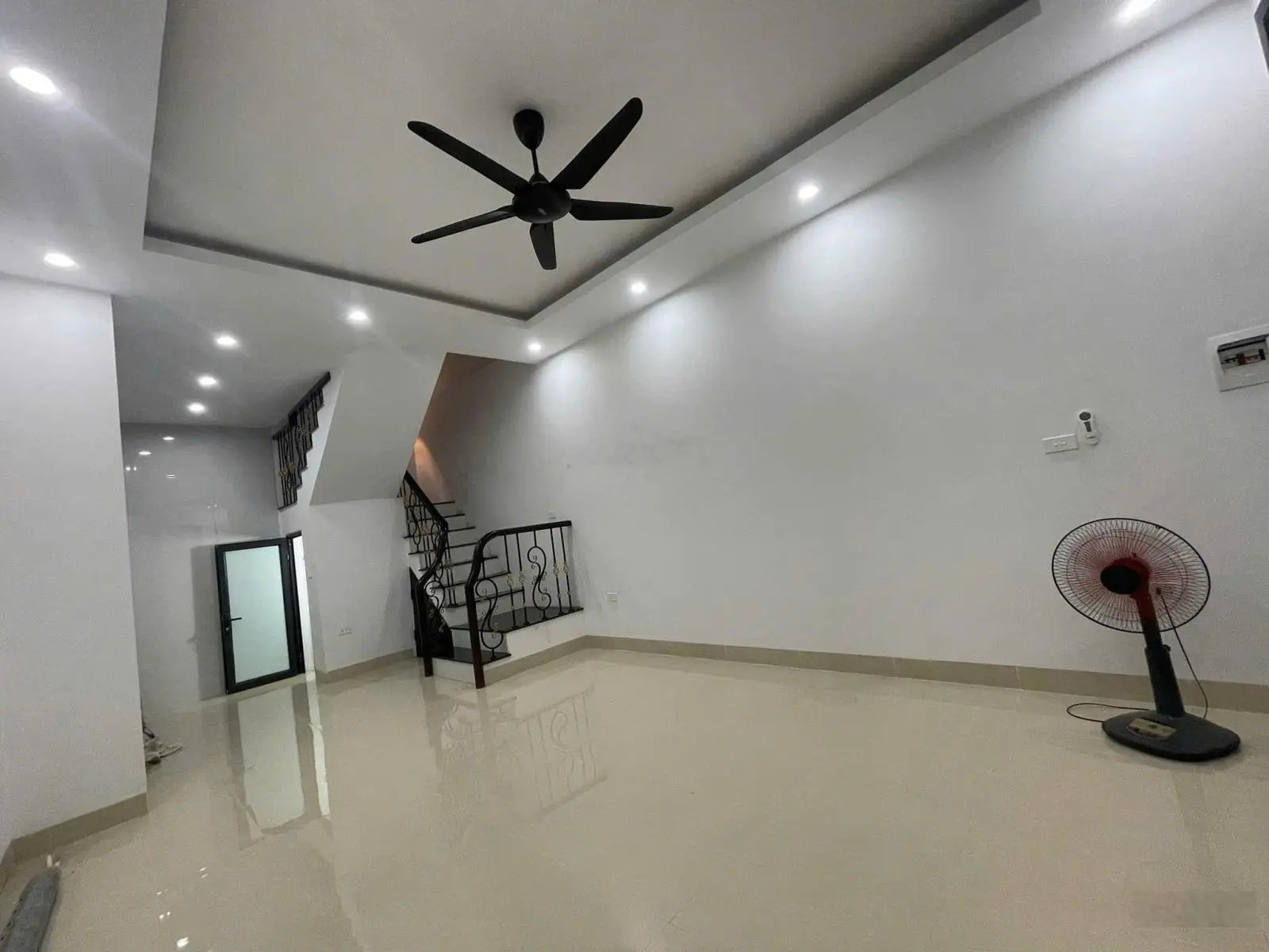 Chính Chủ Bán Nhà Mới Triều Khúc - Thanh Xuân 4 Tầng MT 4M 5 tỷ 550 Đầy Đủ Nội Thất Cao Cấp