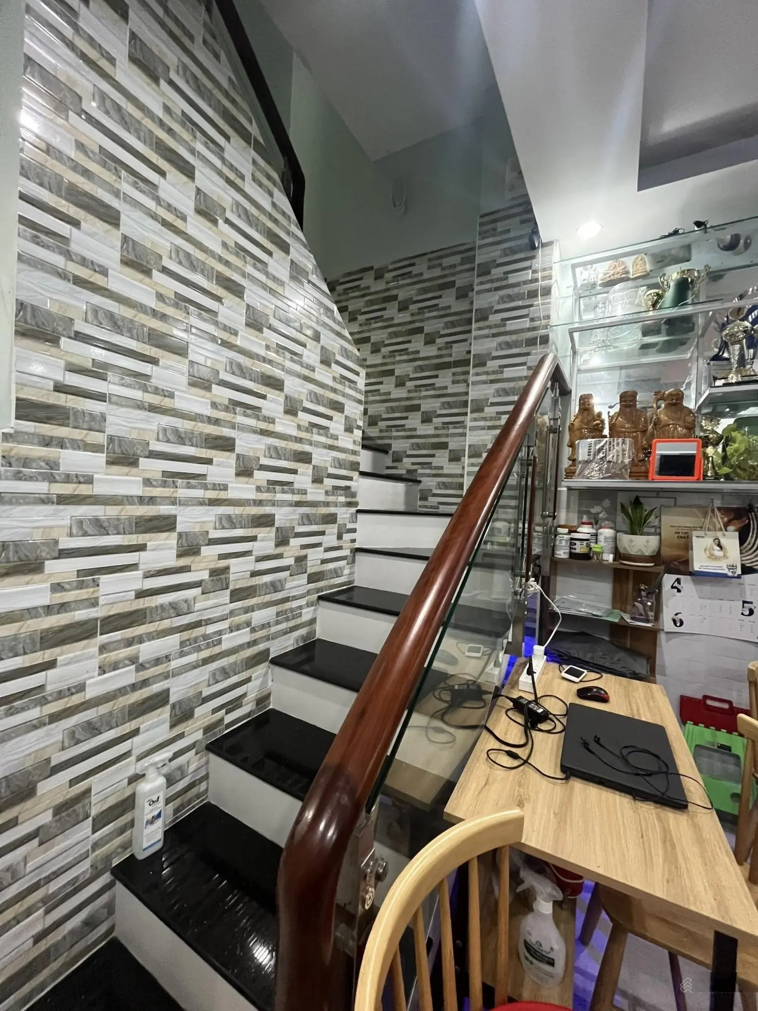 Bán gấp nhà hẻm xe hơi Lạc Long Quân 3,8m x 11m, 1 trệt 1 lầu sân thượng, 2,8 tỷ