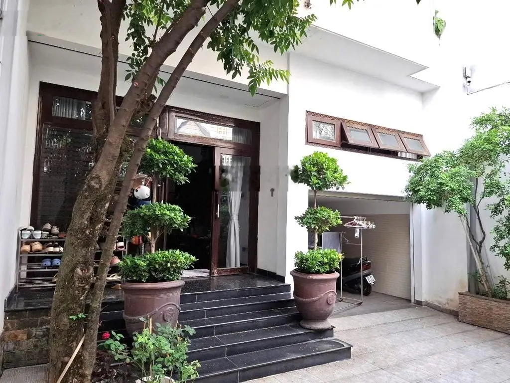 Bán biệt thự ngay nhà ga t3 - tân bình - dt 151m - 3 tầng btct -ngang hiếm 7m - đường nhựa thông