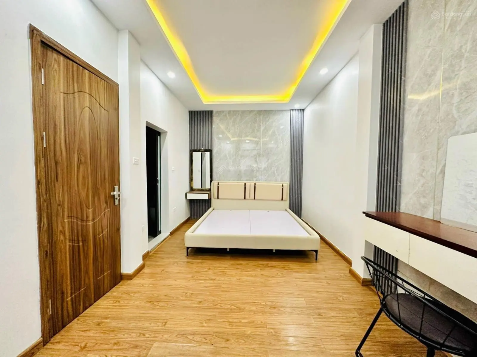 Siêu phẩm phố Bạch Mai, Hai Bà Trưng