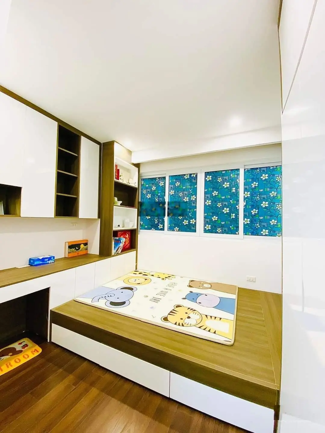 Bán Nhà Đẹp mới koong Ngõ Bạch Mai Quận HBT Hà Nội DT 25/28m 5 Tầng MT 3,5m Giá 4,45 Tỷ Nhà đẹp