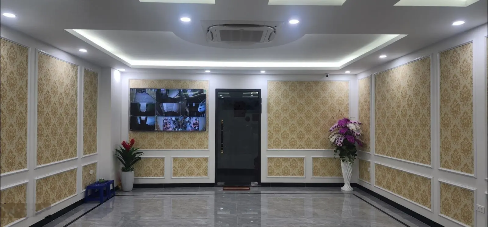 Bán nhà ngõ 285 phố Khuất Duy Tiến diện tích 70 m2 mặt tiền 5,5 mét x 7 tầng nhà xây mới
