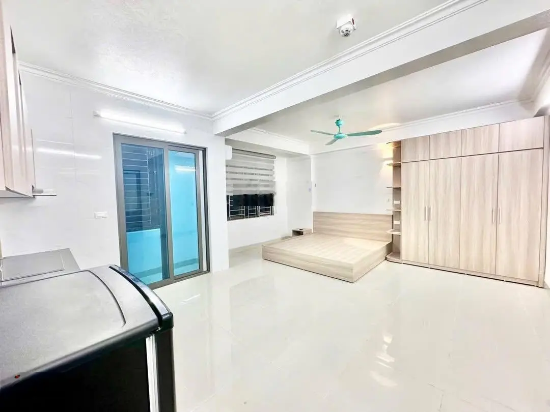 Bán nhà vừa ở vừa cho thuê CCMN Yên Hoà, 60m2, 10P khép kín, cho thuê 50 tr/tháng, cách phố 30m.