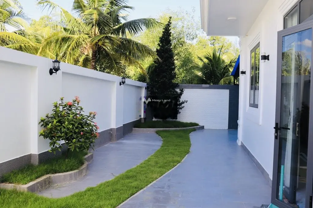 Giảm giá sâu căn nhà 2 tầng + sân vườn, 9x26m cách ĐL.Đồng Khởi 300m