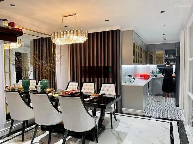 Bán căn hộ Kingdom 101 50m2 giá 4.3 tỷ bao hết (thương lượng mạnh),