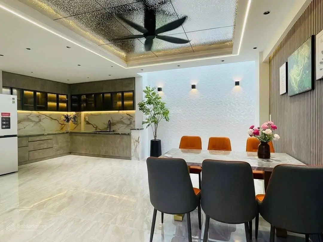 Sang năm định cư cần bán nhà Nguyễn Thị Huỳnh, Phường 8, Phú Nhuận - 70,5m2 (4,7x15m) SHR