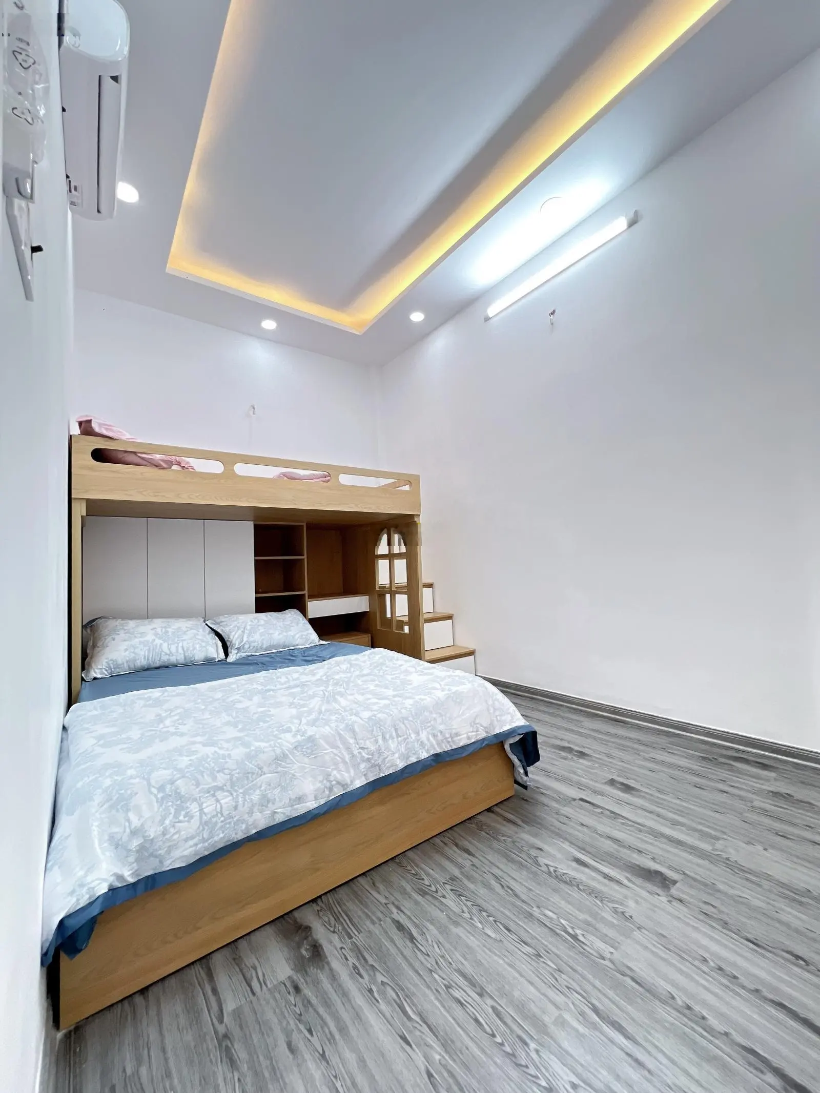 Bán Nhà Riêng, Huỳnh Tấn Phát, Hẻm Xe Hơi 5m x 9m Nhà 2 Tầng, Full NT 4,39 Tỷ.