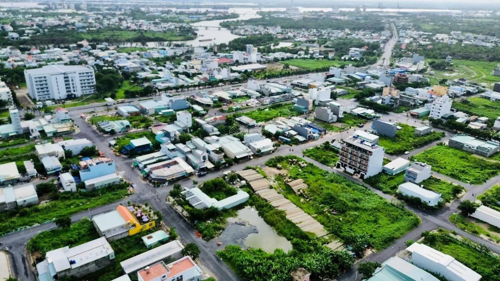 Bán đất 90m2, đường 16 m, ngay chợ chiều Long Hậu, Khu vực sung Long Hậu, cách Quận 7 chỉ 9 km