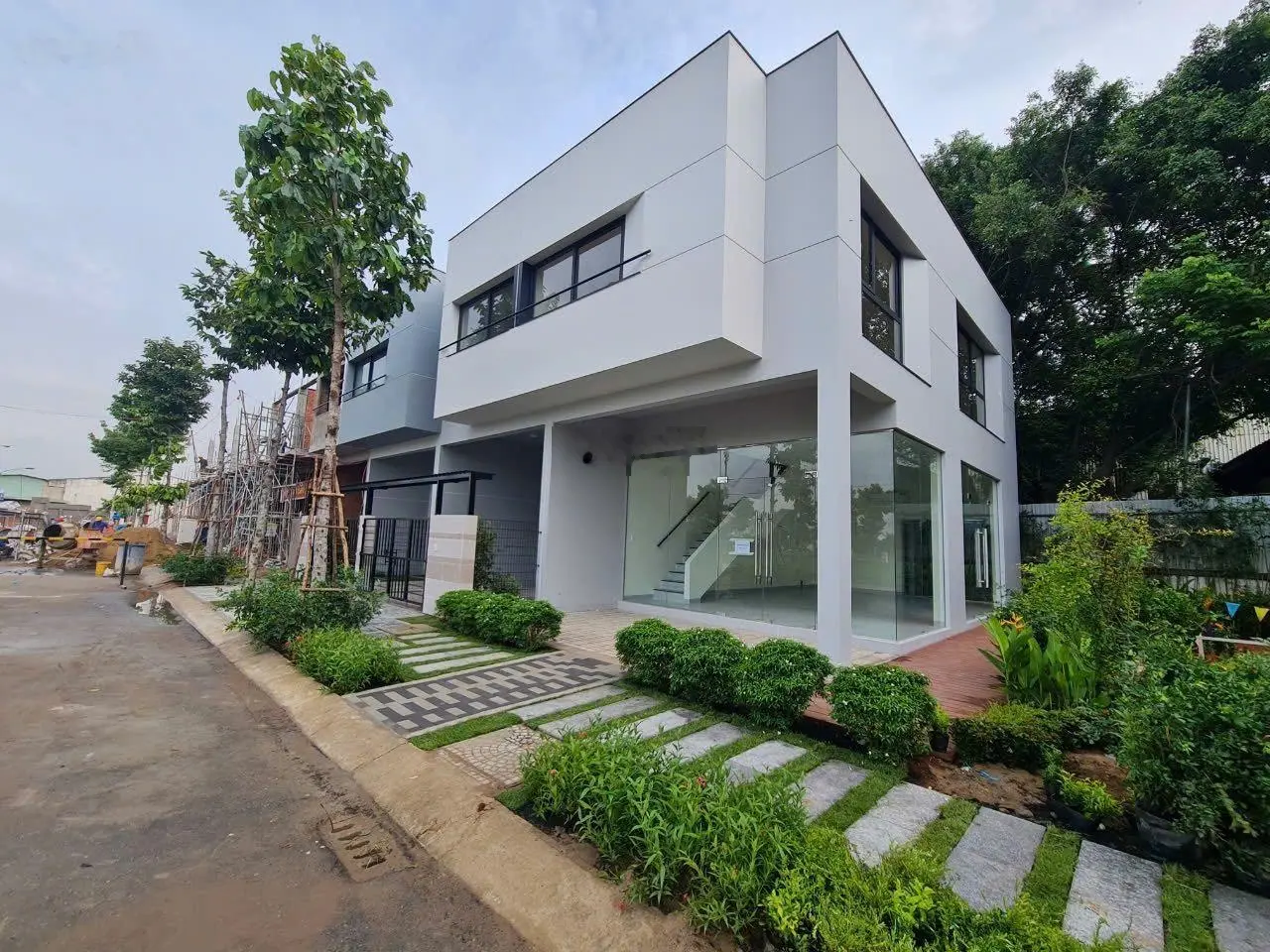 Bán nhà 2tầng đường dt 743A tp thuận an 3,3tỷ nhà mới xây