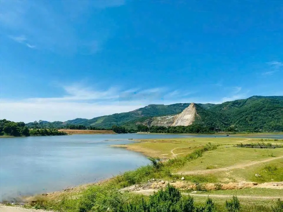Bán siêu phẩm 6500m2 bám hồ Đồng Chanh, đường 2 ô tô, view triệu $ tại Lương Sơn - Hoà Bình