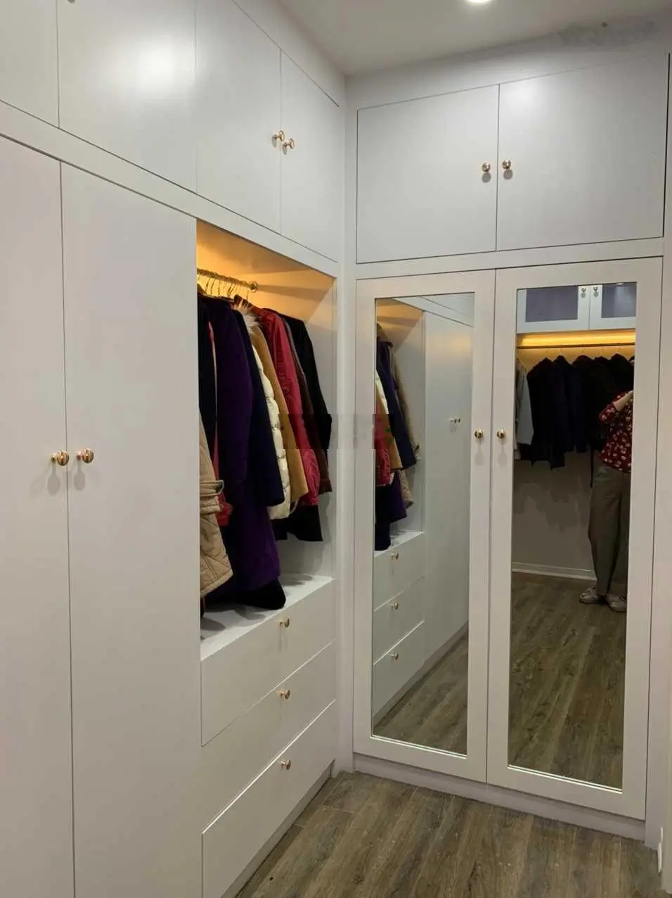 Gia đình bán căn 3 phòng ngủ 140m2 tại Hapulico tòa 21T2, nội thất liền tường cửa Đông Nam, sổ đỏ