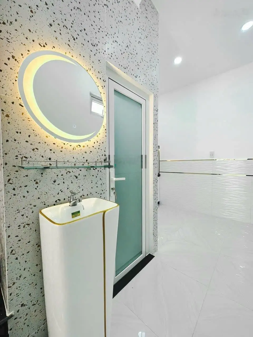 Chính chủ cần bán, DT 36m2, 1 trệt 2 lầu 4pn 3nvs, SHR đầy đủ, Full NT, Giá 3tỷ3 còn TL