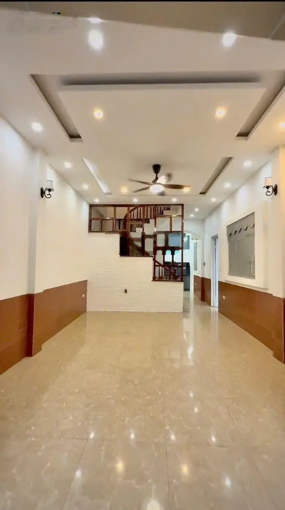 Nhà Nhà dân xây Ngọc Thuỵ 4 tầng 4 pn chắc chắn, thoáng sáng, ô tô 4 chỗ qua nhà, nở hậu giá tốt!