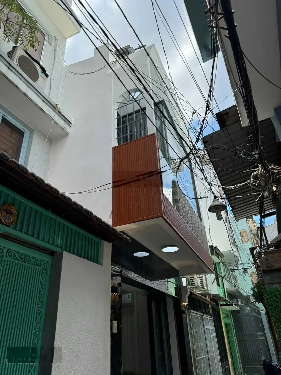 Nhà mới đẹp lộng lẫy trung tâm Lê Văn Sỹ, 2PN, 3WC, P12, Q3