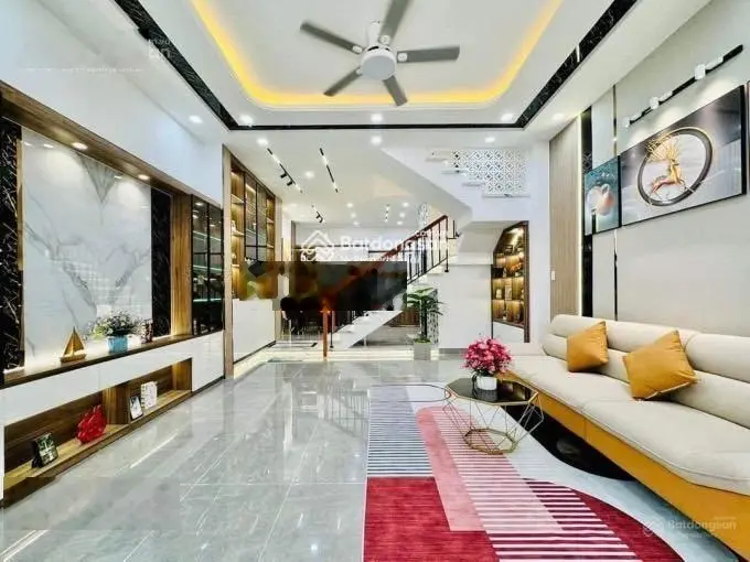 Bán gấp nhà HXH Trần Tuấn Khải - P5 - Quận 5. DT 68m2, sổ riêng, cho thuê 17triệu/th